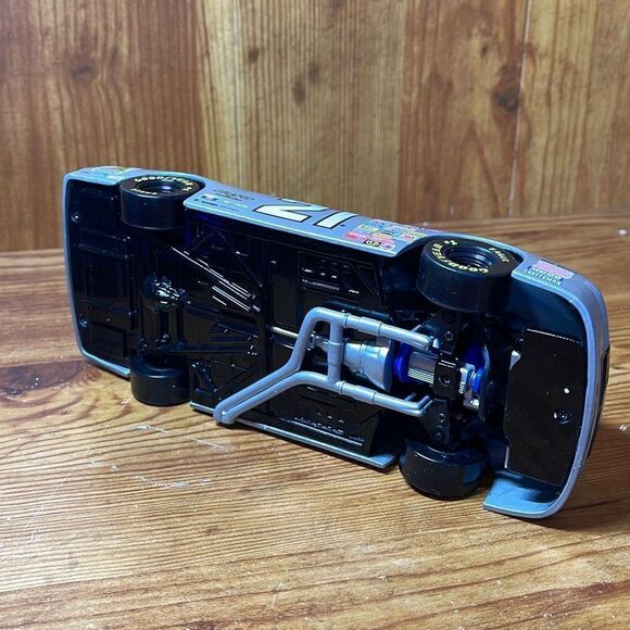 Star Trek First Contact 1996 NASCAR Michael Waltrip Diecast Stock Car Winston - Picture 7 of 9